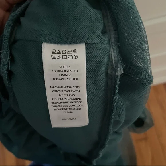 Sincerely Jules Green Naked Shoulder Top - Picture 7 of 7